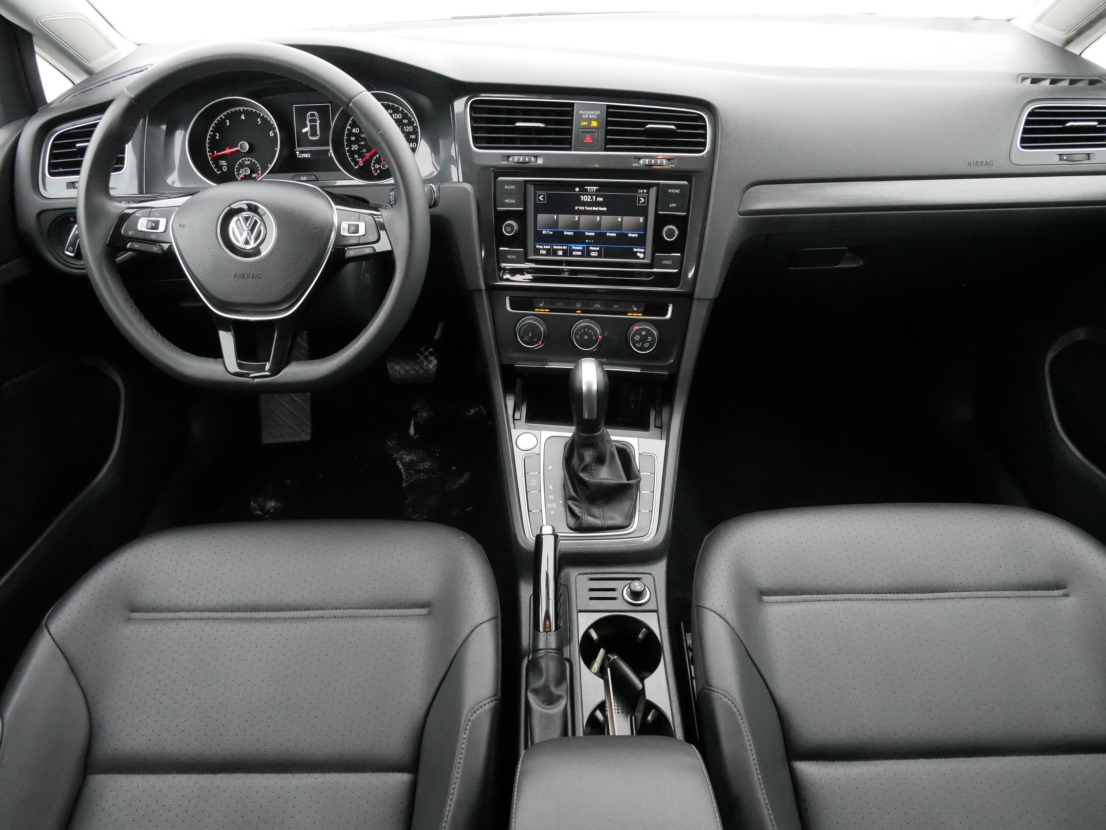 Used 2020 Volkswagen Golf 4-Door image 10