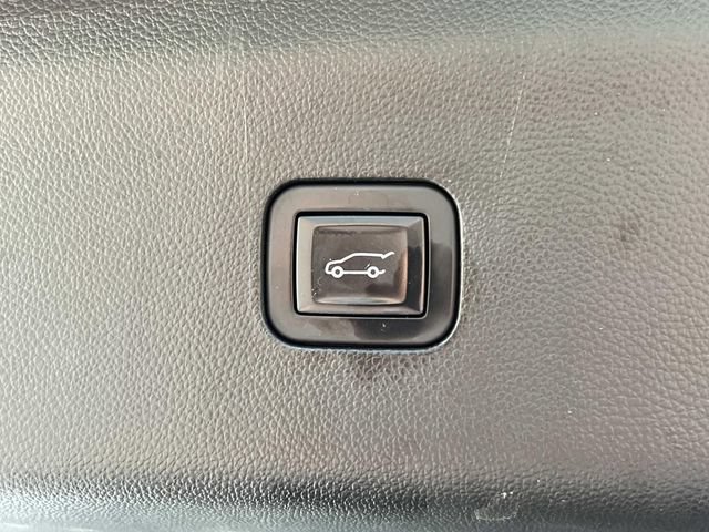 Used 2019 Buick Enclave Essence AWD/4WD image 13