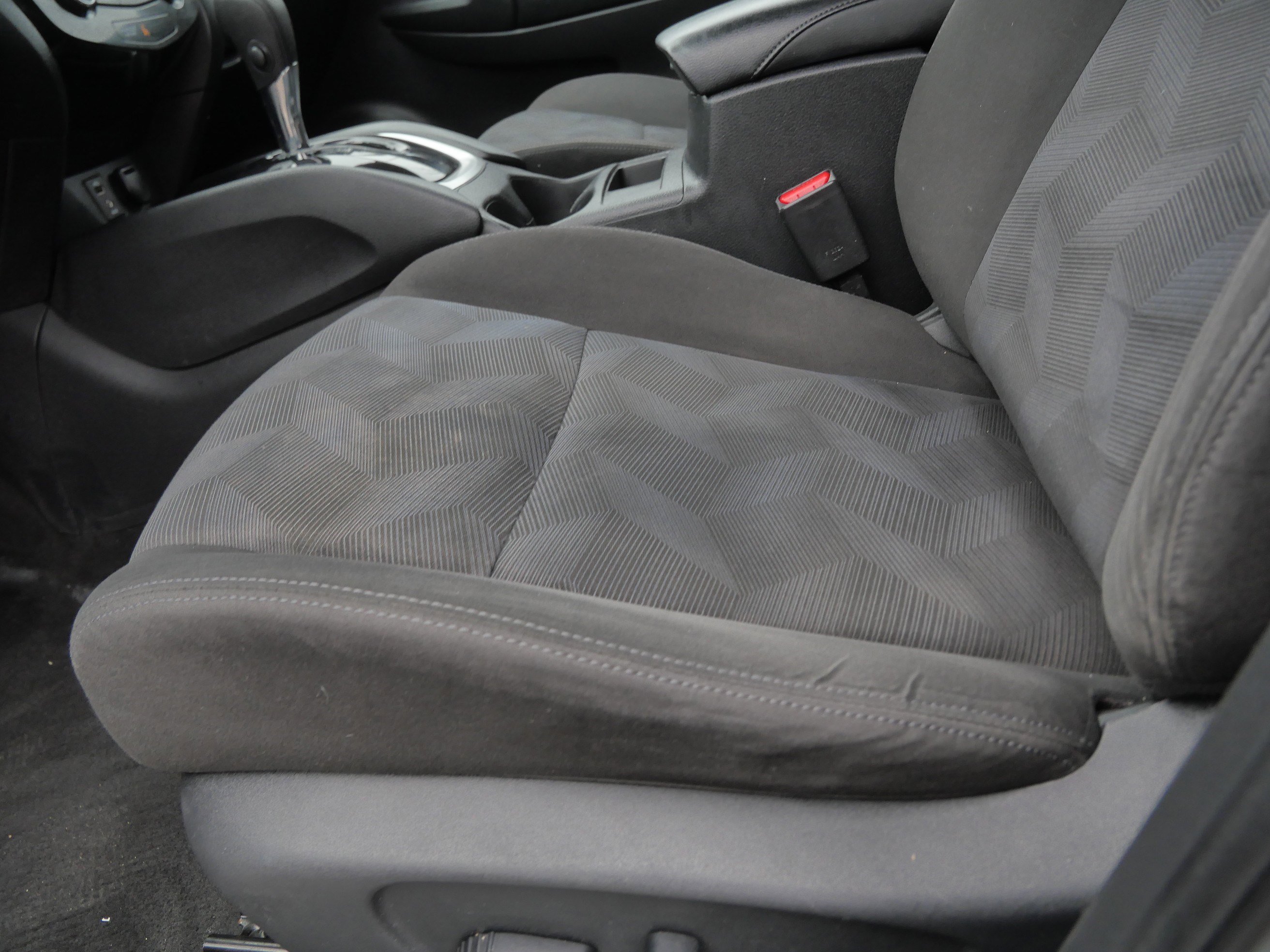 Used 2016 Nissan Rogue SV image 20