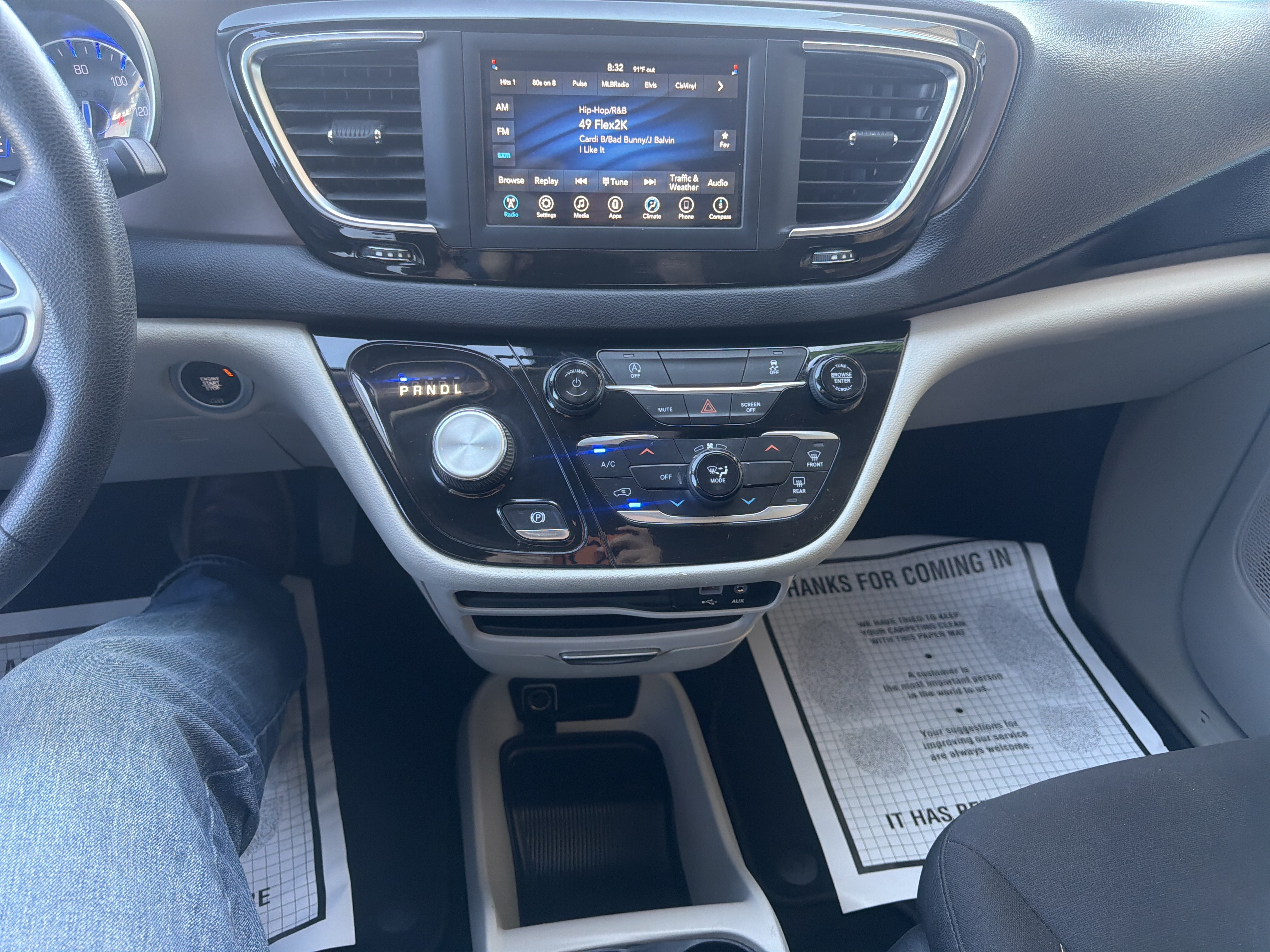 Used 2020 Chrysler Voyager LX FWD image 18