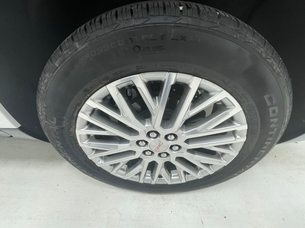 Used 2024 GMC Acadia Denali w/ LPO, Floor Liner Package image 11