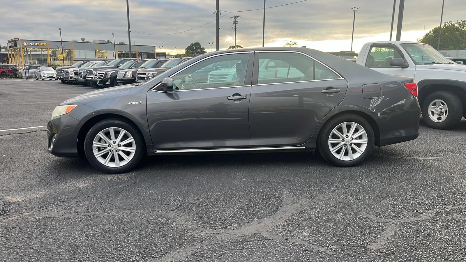 Used 2012 Toyota Camry XLE w/ Leather Pkg FWD image 8