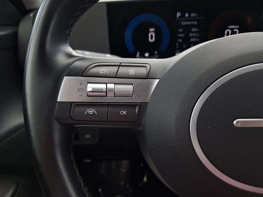 Certified 2025 Hyundai Kona SEL AWD/4WD image 16