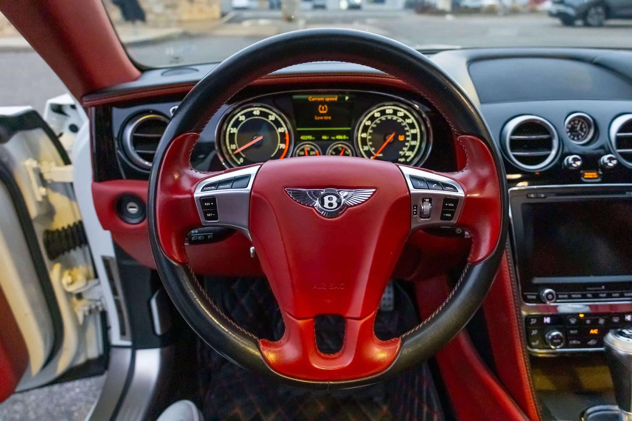 Used 2015 Bentley Flying Spur V8 image 43