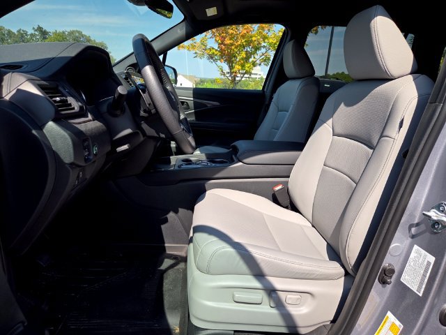 Used 2025 Honda Passport EX-L image 9