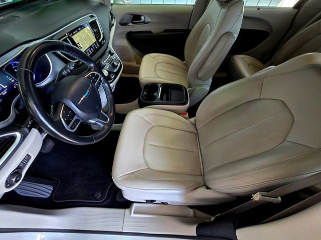 Used 2020 Chrysler Pacifica Touring-L FWD image 22