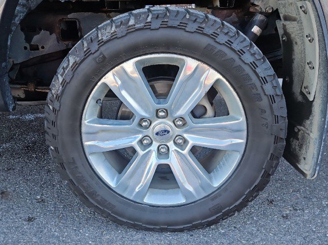 Used 2018 Ford F150 Platinum w/ Max Trailer Tow Package image 28