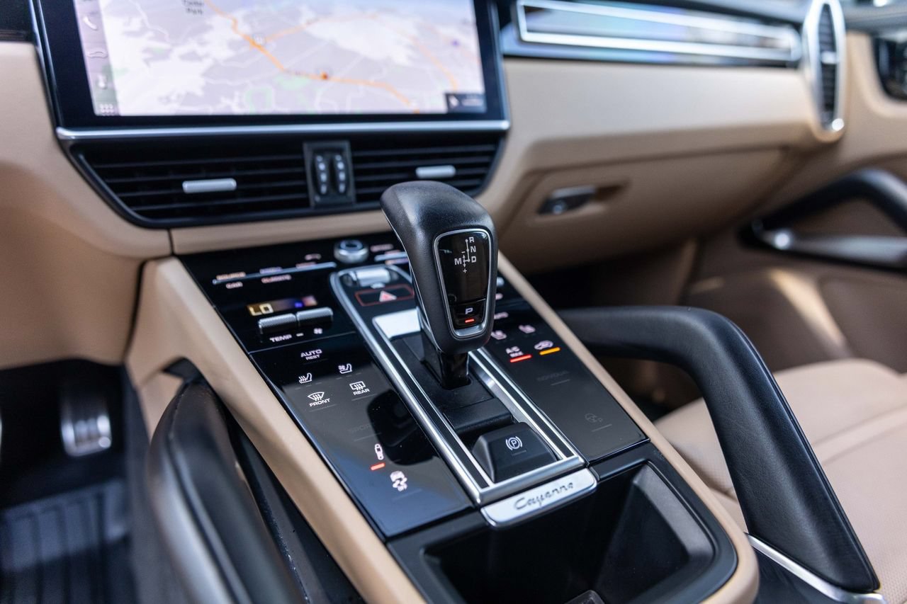 Used 2020 Porsche Cayenne Turbo AWD/4WD image 34