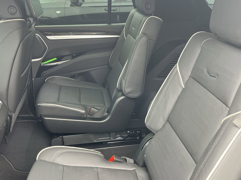 New 2026 Cadillac Escalade Luxury image 18