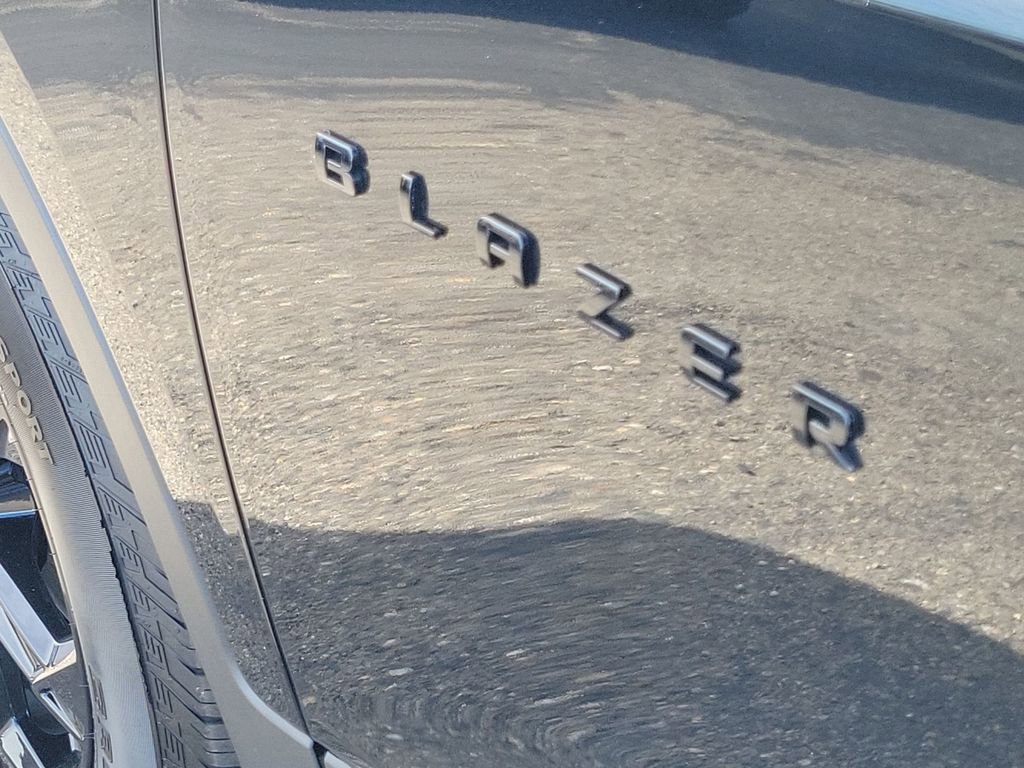 Used 2025 Chevrolet Blazer LT w/ Convenience Package image 30