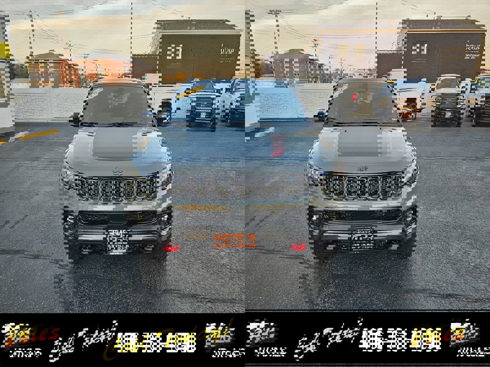 Used 2023 Jeep Compass Trailhawk image 8