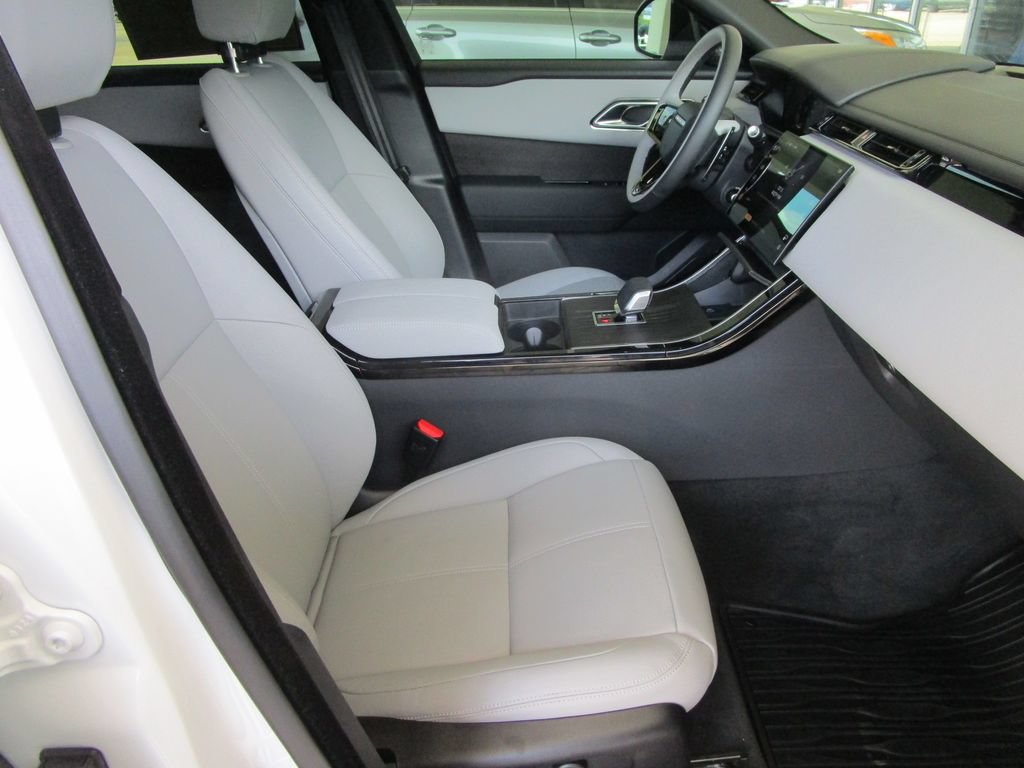 Used 2026 Land Rover Range Rover Velar Dynamic SE AWD/4WD image 28