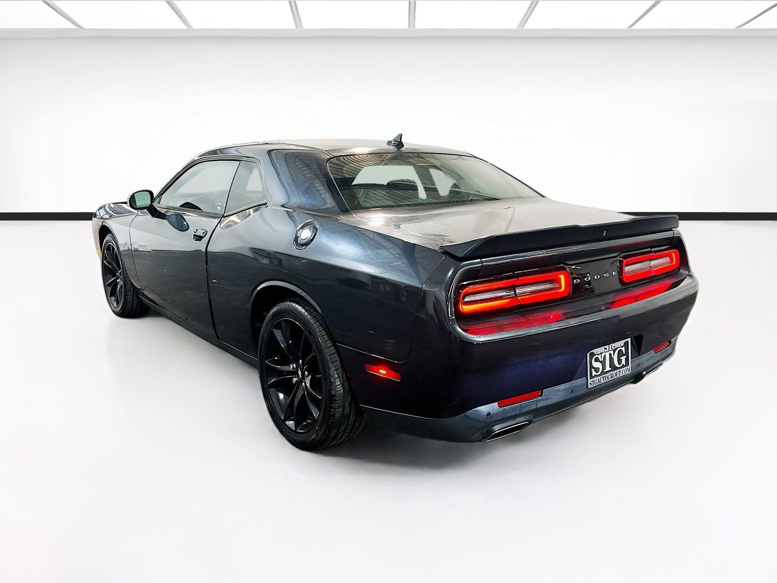 Used 2018 Dodge Challenger SXT Plus RWD image 6
