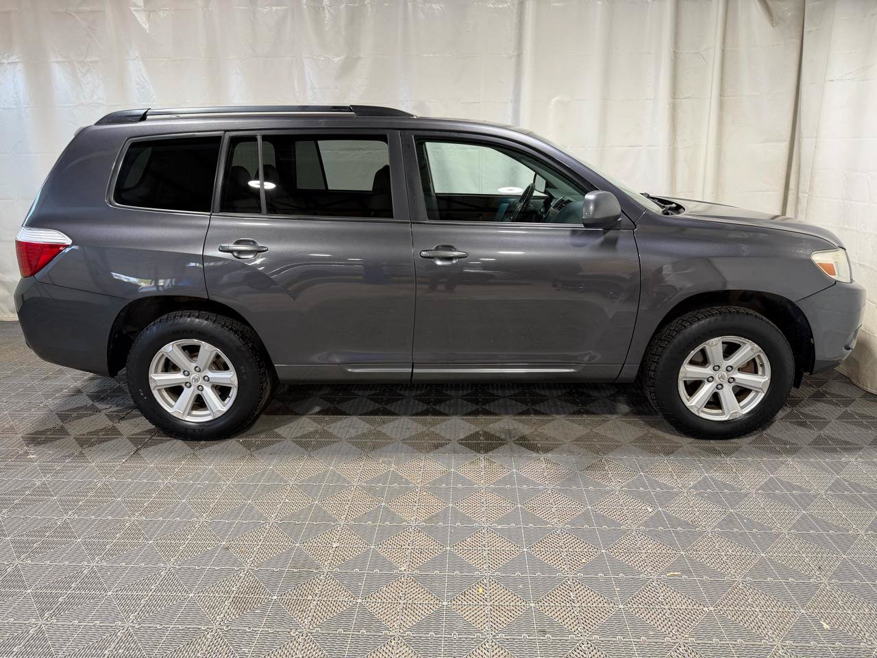 Used 2010 Toyota Highlander SE AWD/4WD image 9