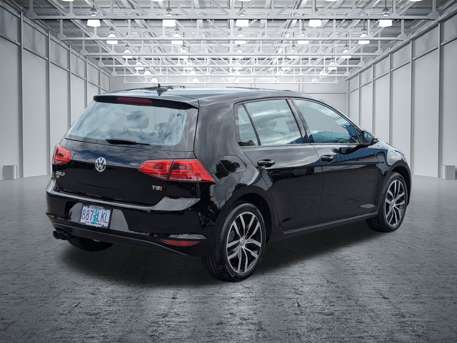 Used 2016 Volkswagen Golf SE w/ Lighting Package FWD image 5