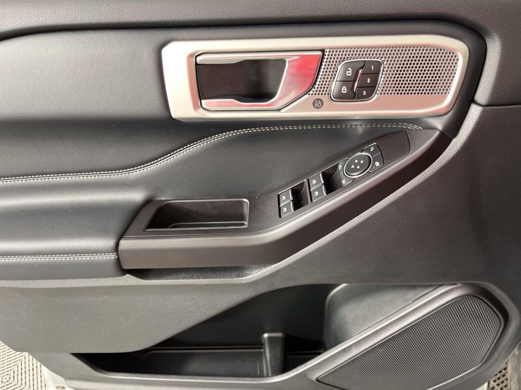 Used 2020 Ford Explorer Limited image 28