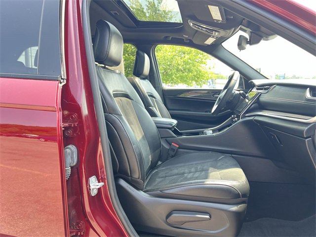 Used 2023 Jeep Grand Cherokee Altitude image 19