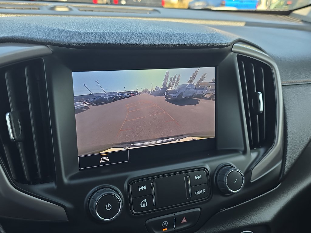 Used 2023 GMC Terrain AT4 image 28