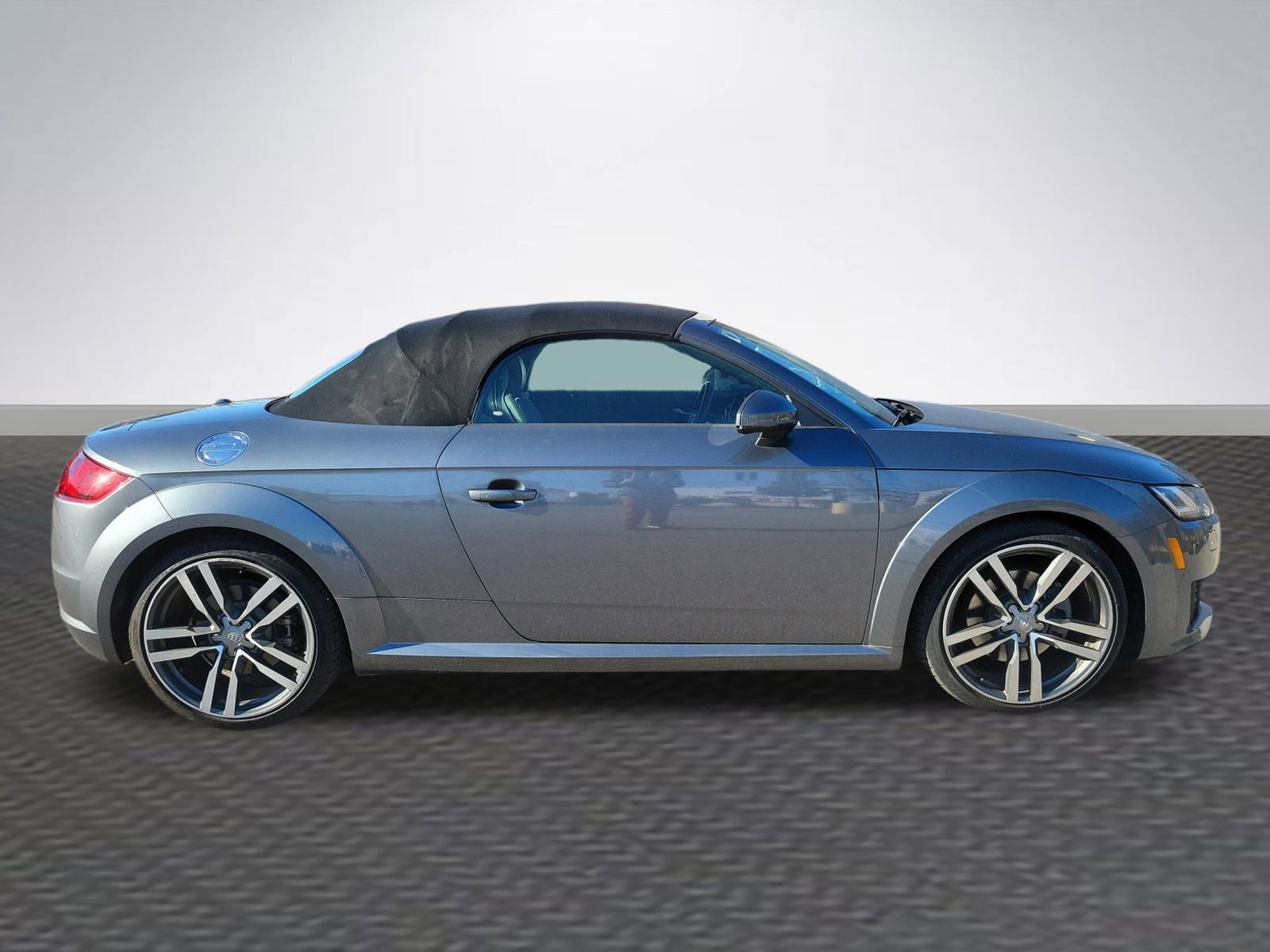 Used 2016 Audi TT 2.0T w/ Technology Package image 4