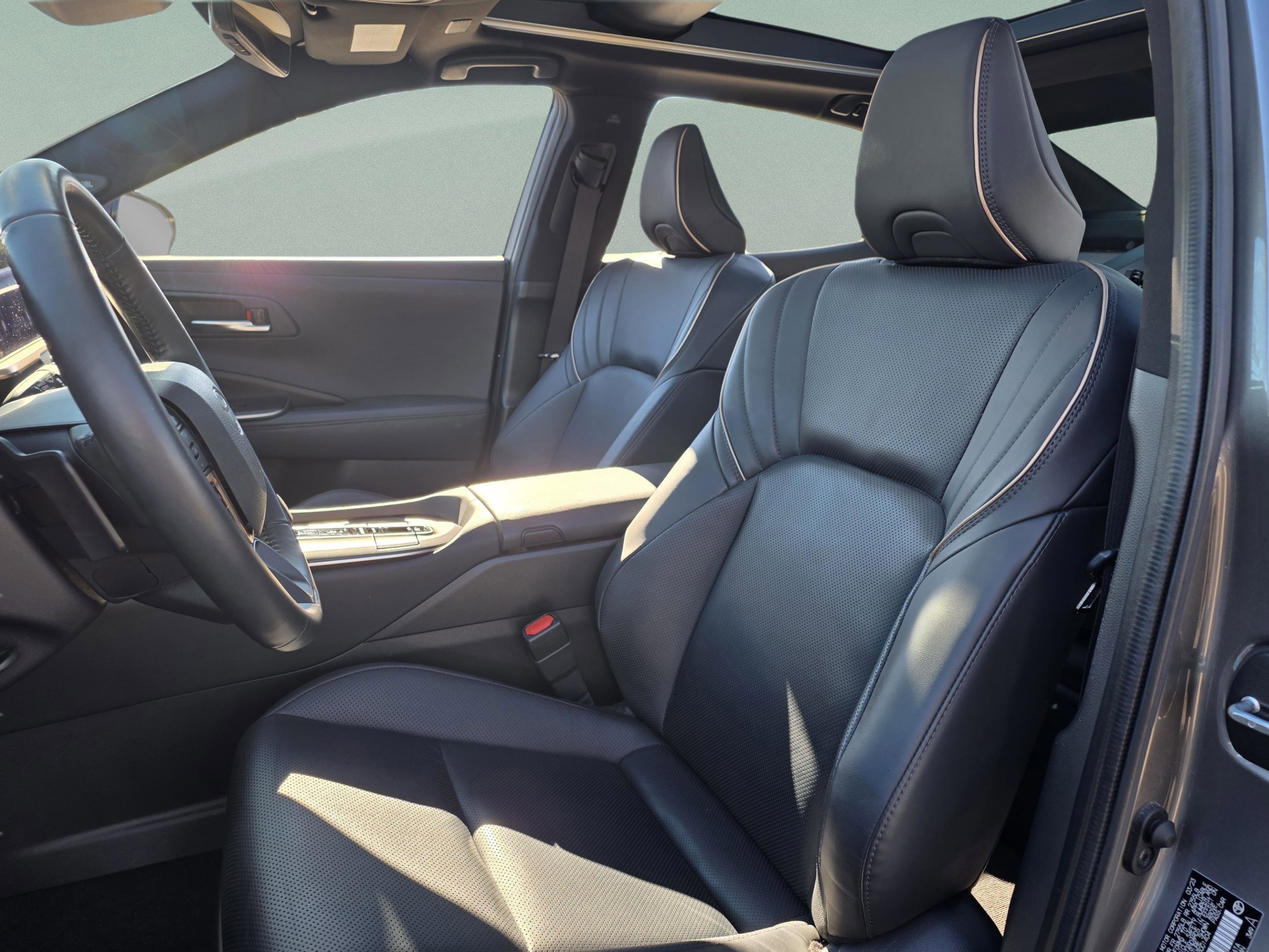 Used 2023 Toyota Crown Platinum image 10