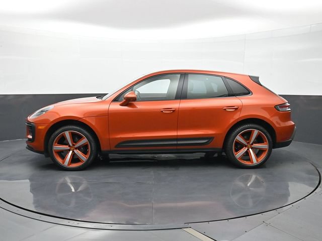 Certified 2023 Porsche Macan AWD/4WD image 2