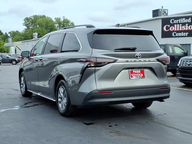 Used 2026 Toyota Sienna XLE FWD image 6