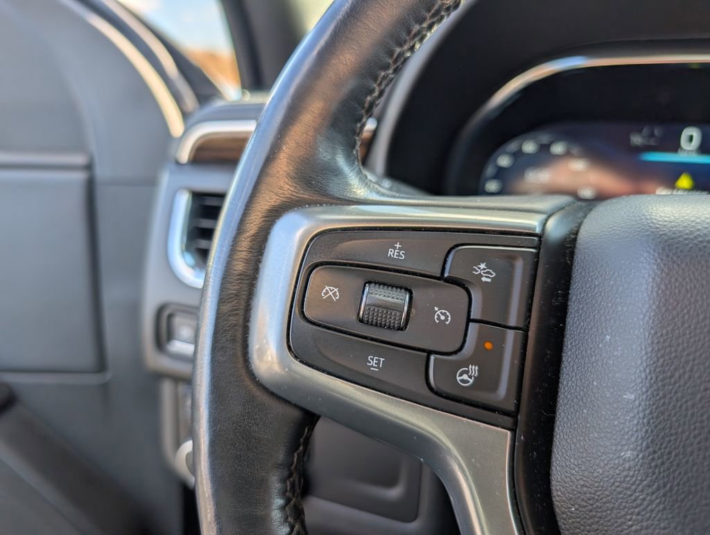 Used 2023 Chevrolet Suburban Premier image 12