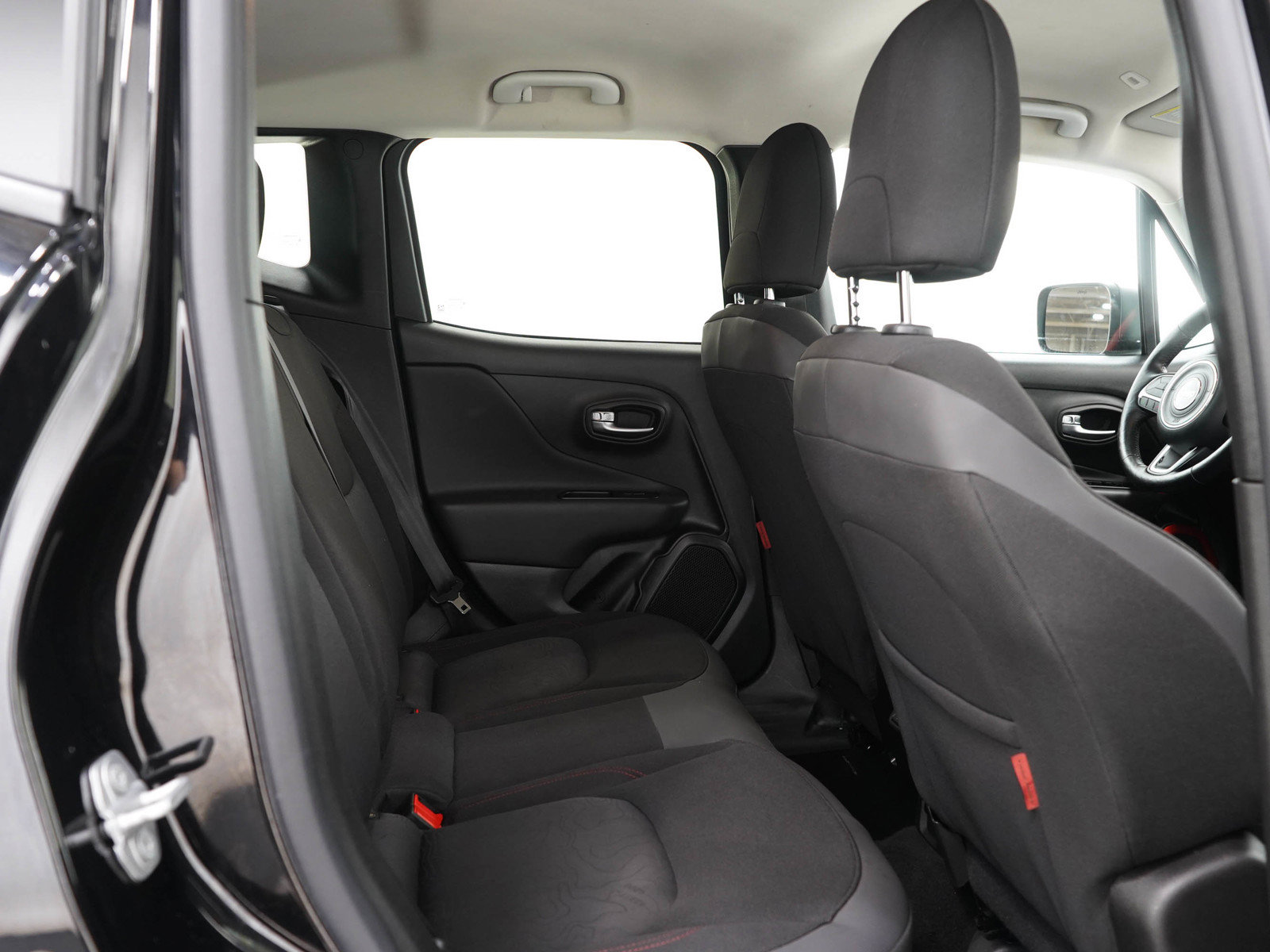 Used 2019 Jeep Renegade Trailhawk w/ Cold Weather Group II AWD/4WD image 13