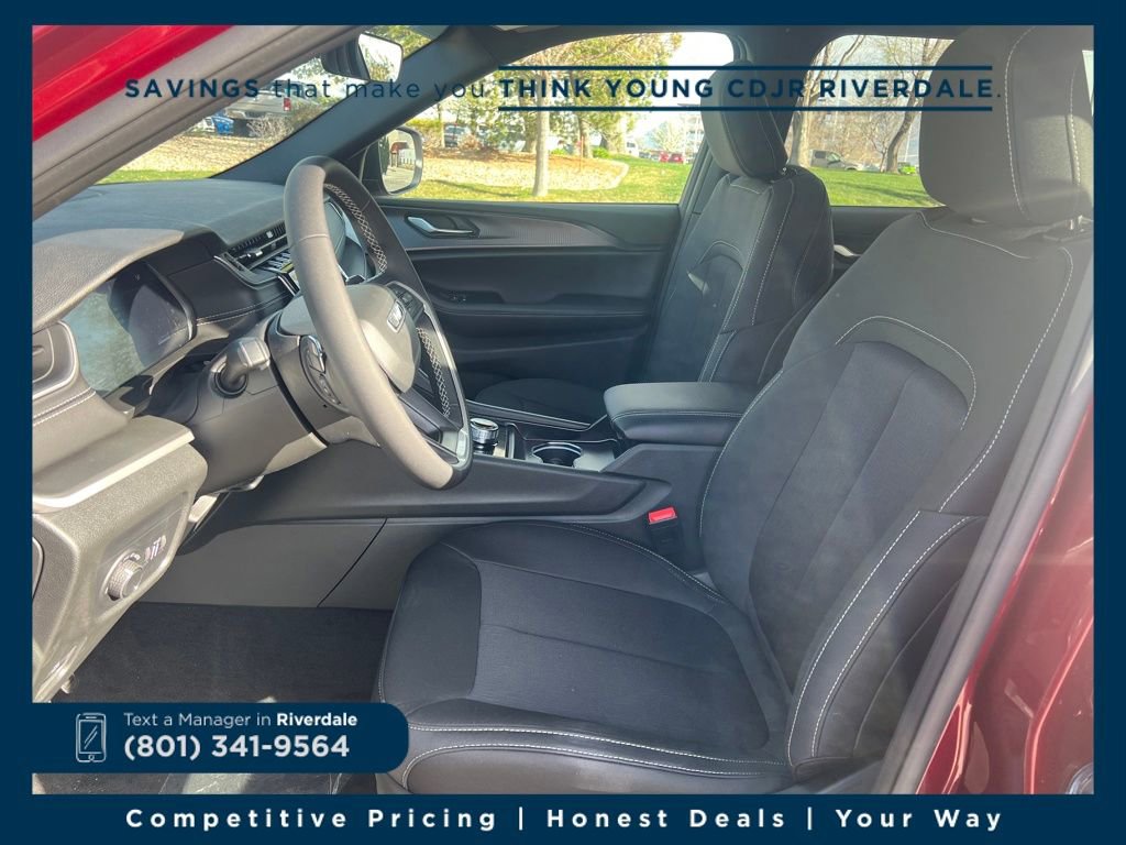 New 2026 Jeep Grand Cherokee Laredo image 9