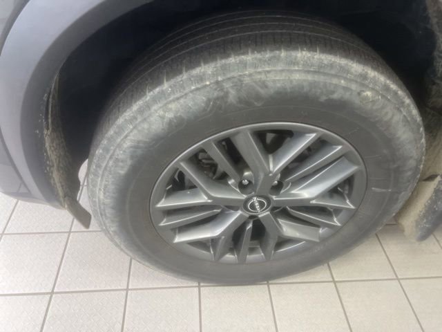 Certified 2023 Nissan Rogue S image 4