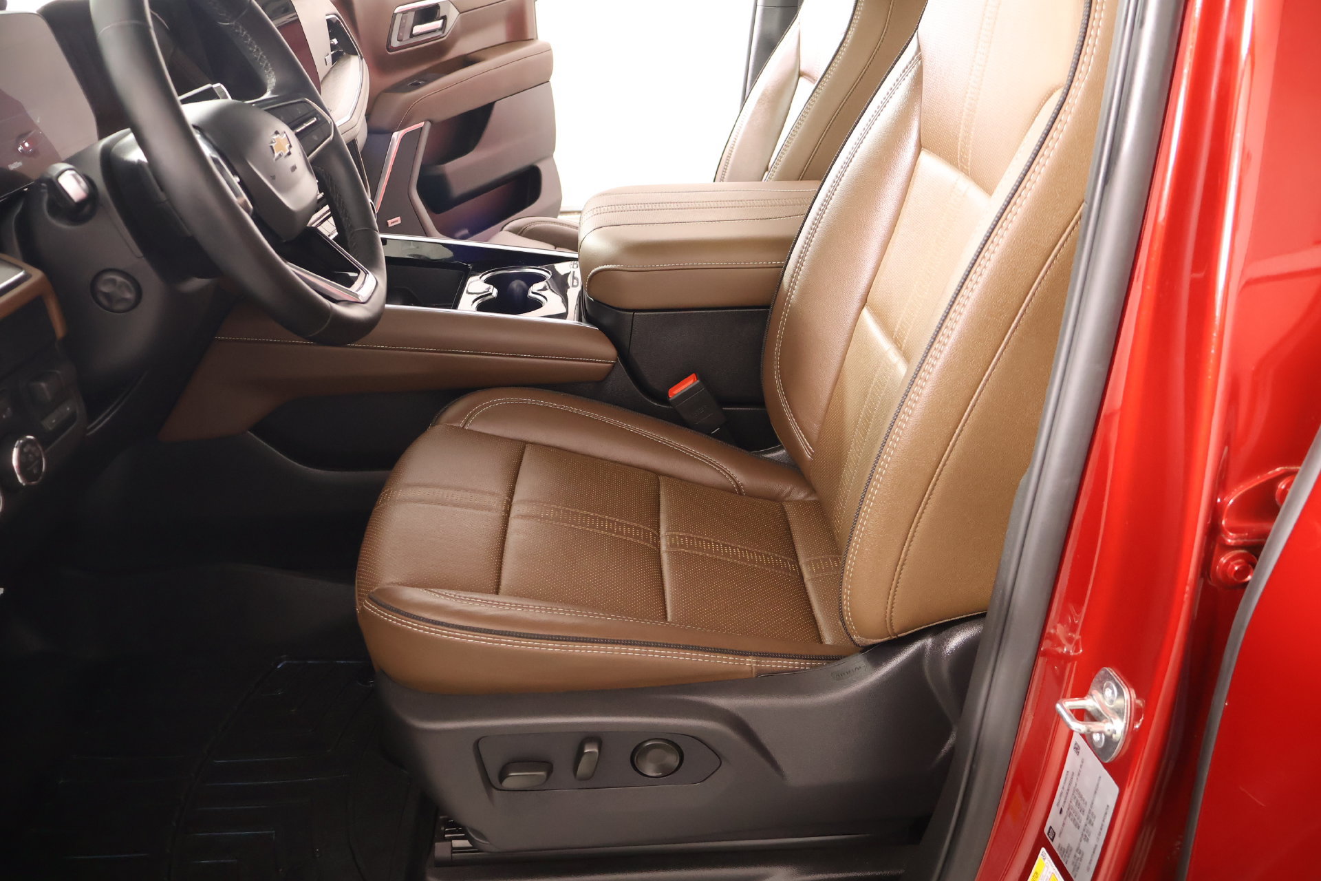 Used 2026 Chevrolet Suburban High Country AWD/4WD image 12