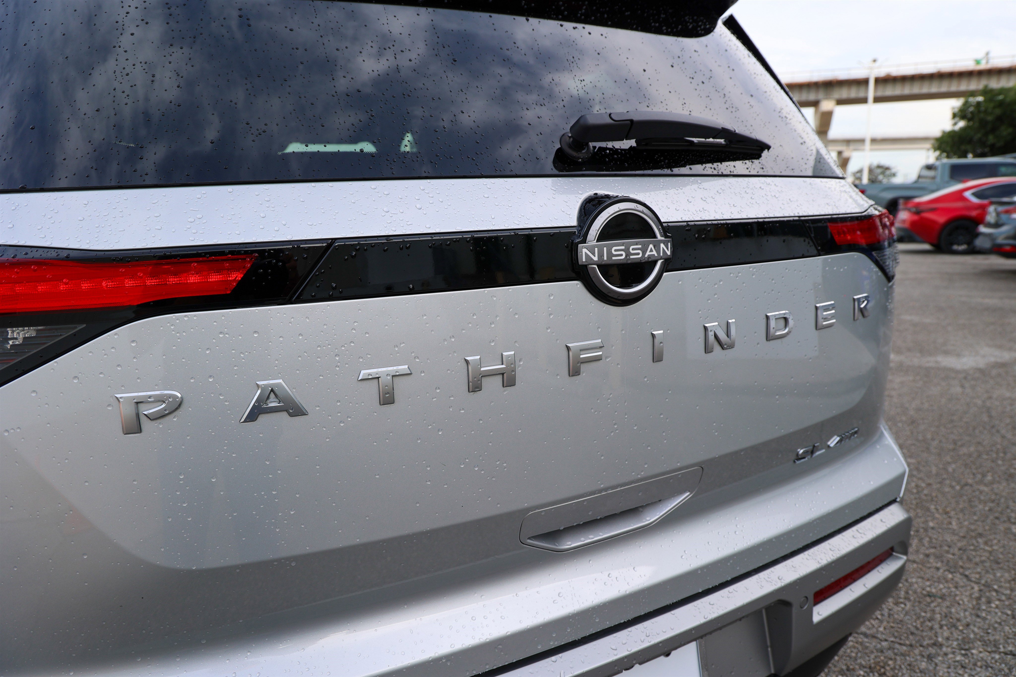 Used 2025 Nissan Pathfinder SL AWD/4WD image 12