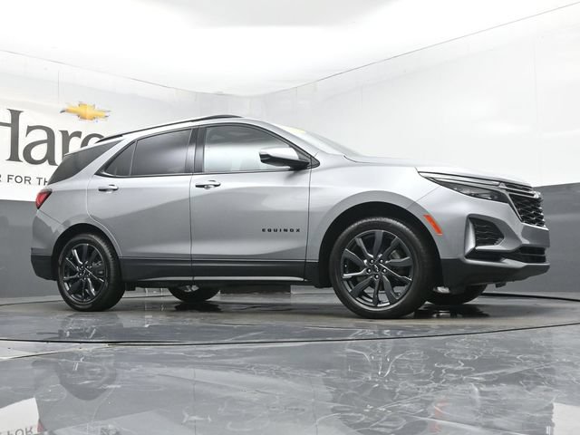 Used 2023 Chevrolet Equinox RS w/ RS Leather Package FWD image 2