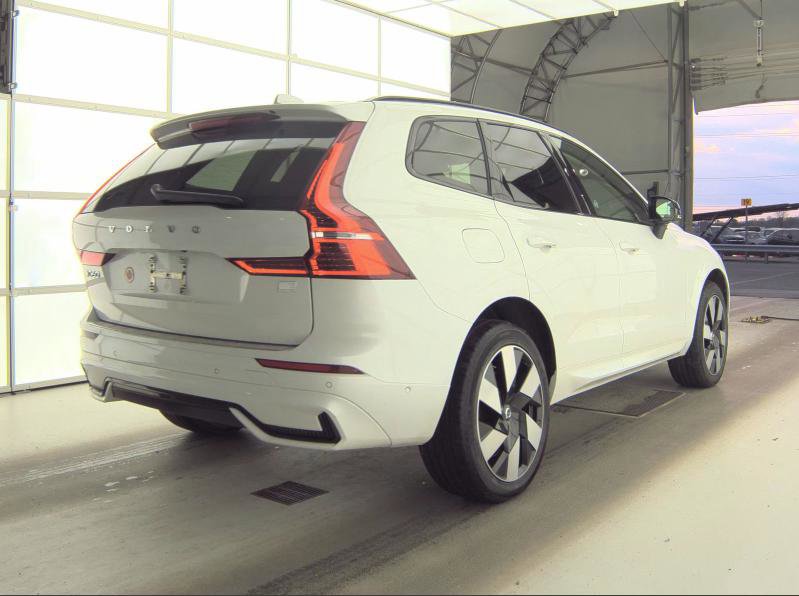 Used 2024 Volvo XC60 T8 Plus w/ Protection Package Premier AWD/4WD image 19
