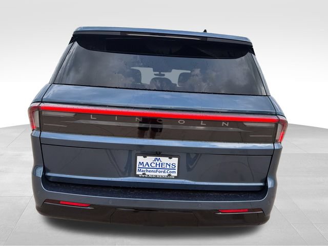 New 2027 Lincoln Navigator Reserve w/ Jet Appearance Package AWD/4WD image 5