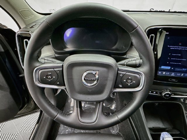 Used 2026 Volvo XC40 B5 Plus AWD/4WD image 11