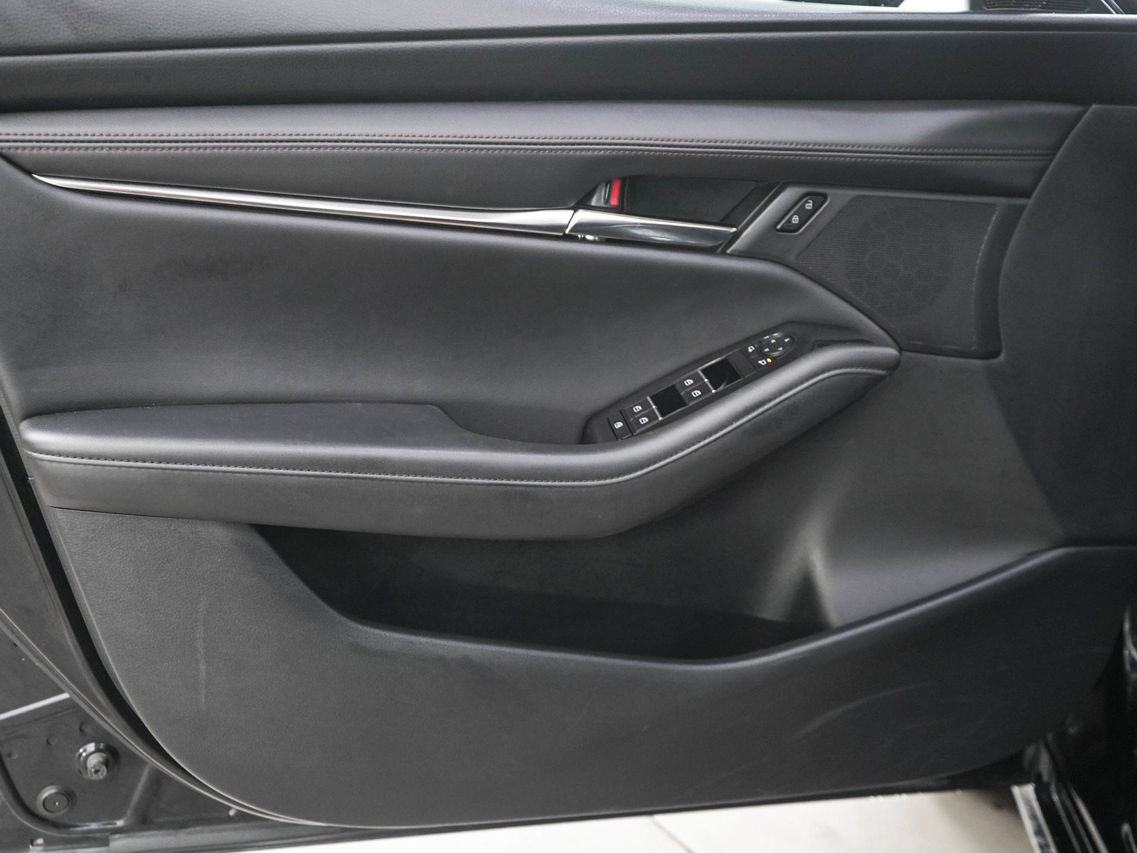 Used 2025 MAZDA MAZDA3 s FWD image 17