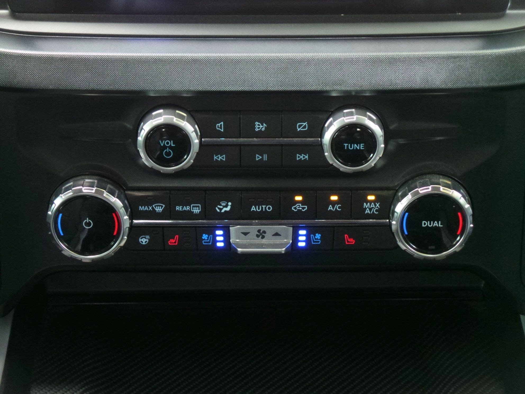 Used 2024 Ford F450 Limited w/ FX4 Off-Road Package AWD/4WD image 19