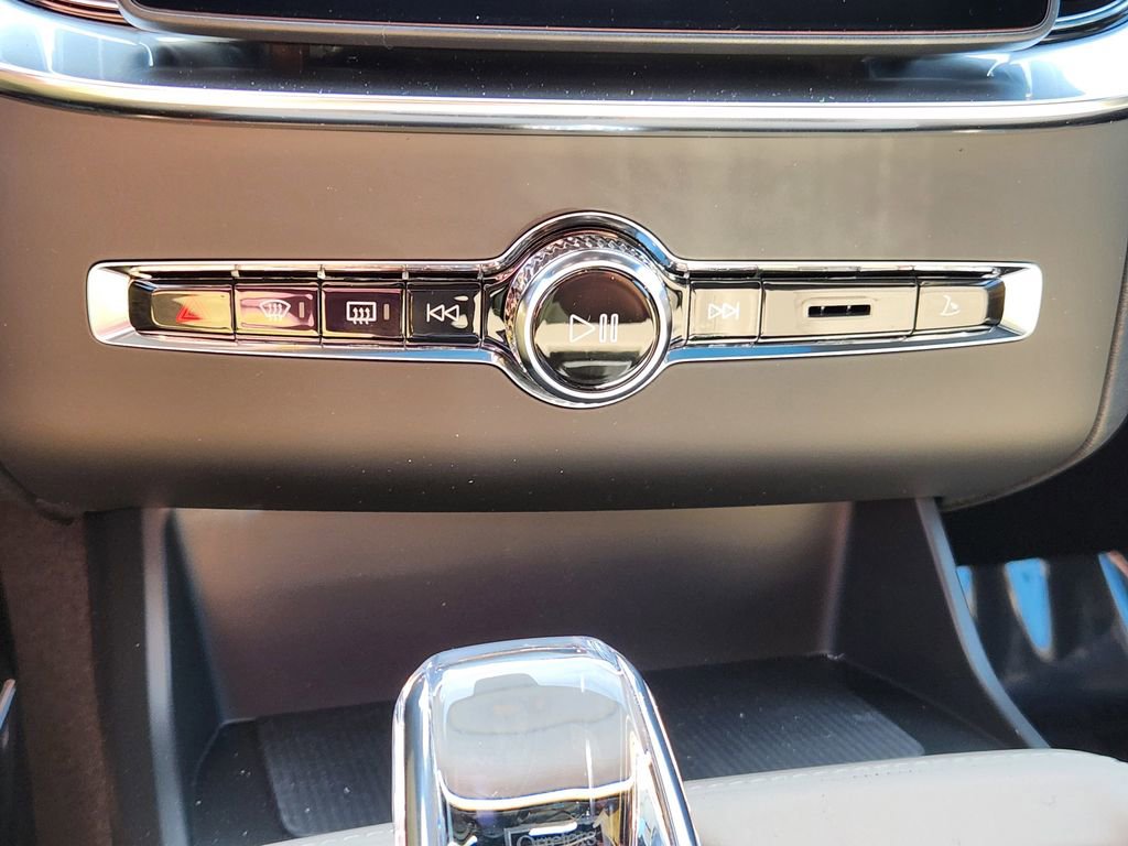 New 2026 Volvo XC90 T8 Ultra w/ Lounge Package image 27