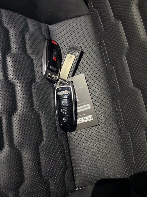 Used 2024 Audi RS e-tron GT w/ Carbon Performance Package AWD/4WD image 3
