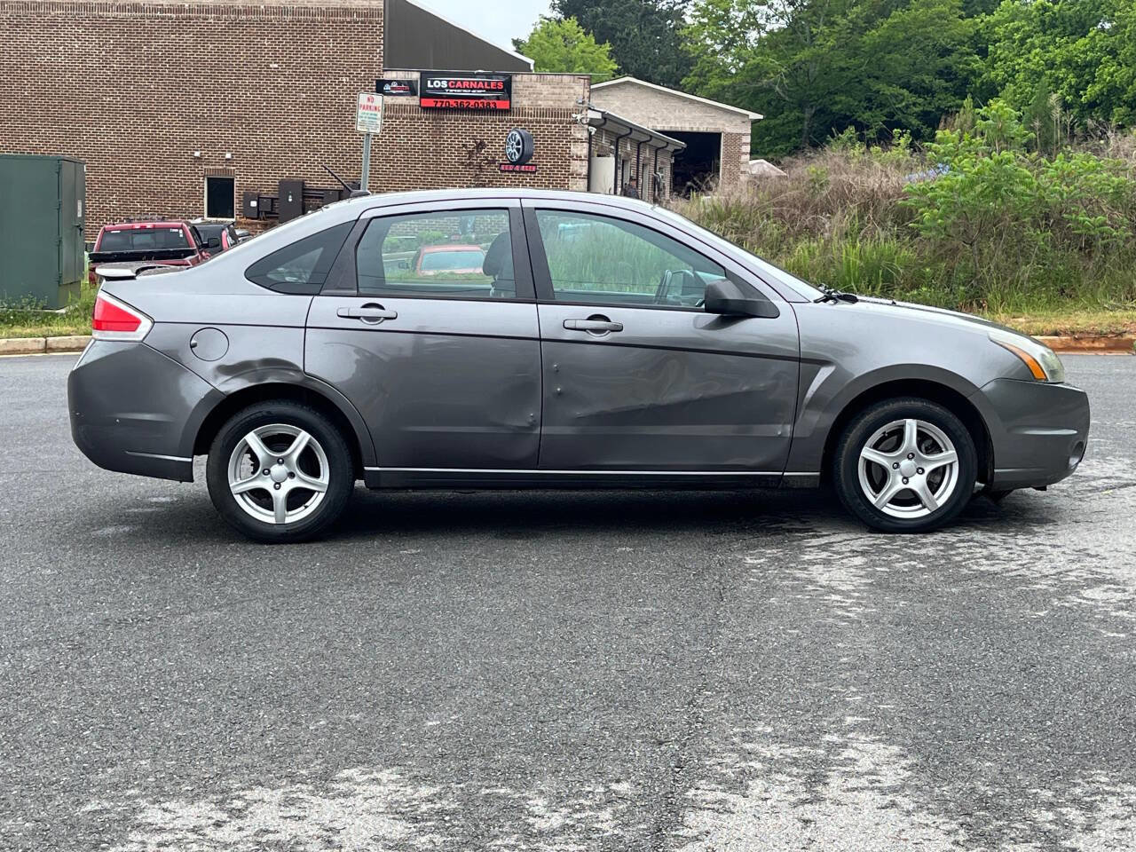 Used 2010 Ford Focus SES FWD image 5