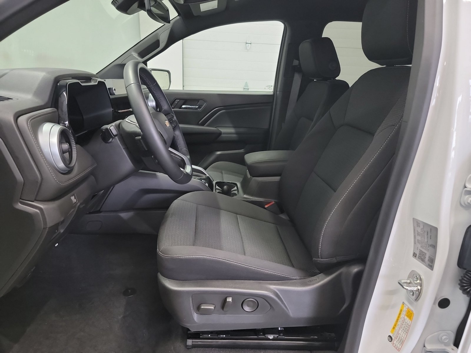 Used 2026 Chevrolet Colorado LT w/ Advanced Trailering Package AWD/4WD image 12