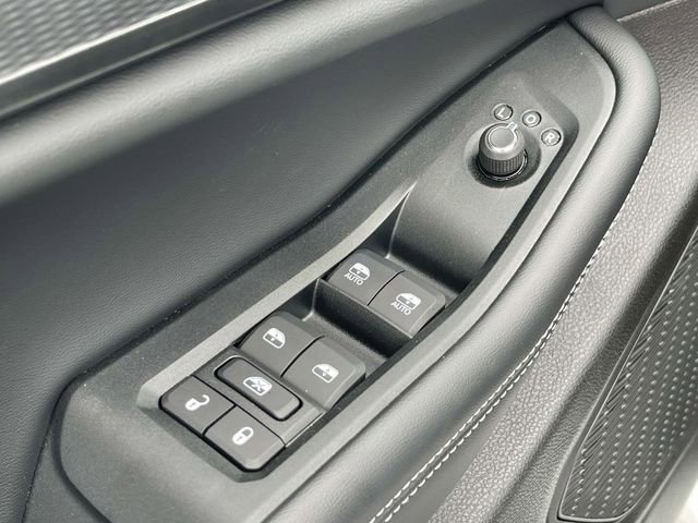 New 2025 Jeep Grand Cherokee L Altitude image 25