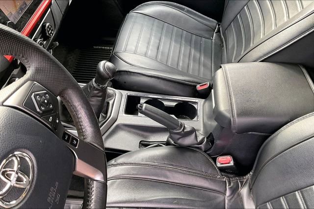 Used 2019 Toyota Tacoma SR image 13