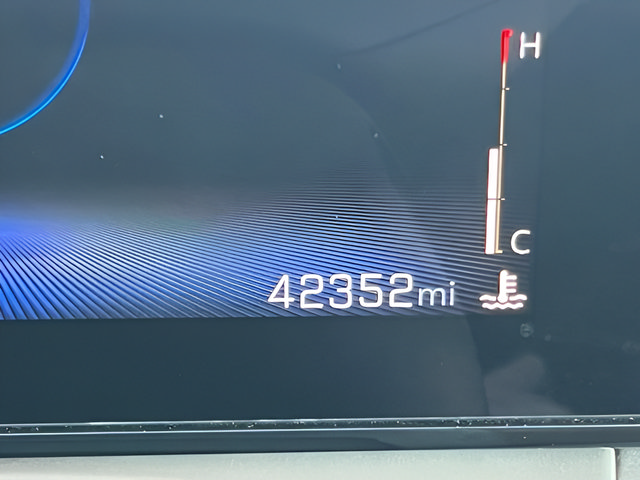 Used 2025 Chevrolet Trax LT FWD image 21