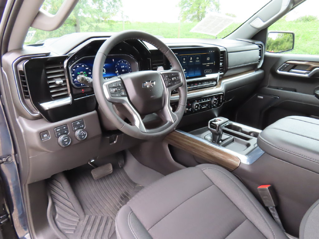 Certified 2024 Chevrolet Silverado 1500 LT Trail Boss w/ Convenience Package II AWD/4WD image 25