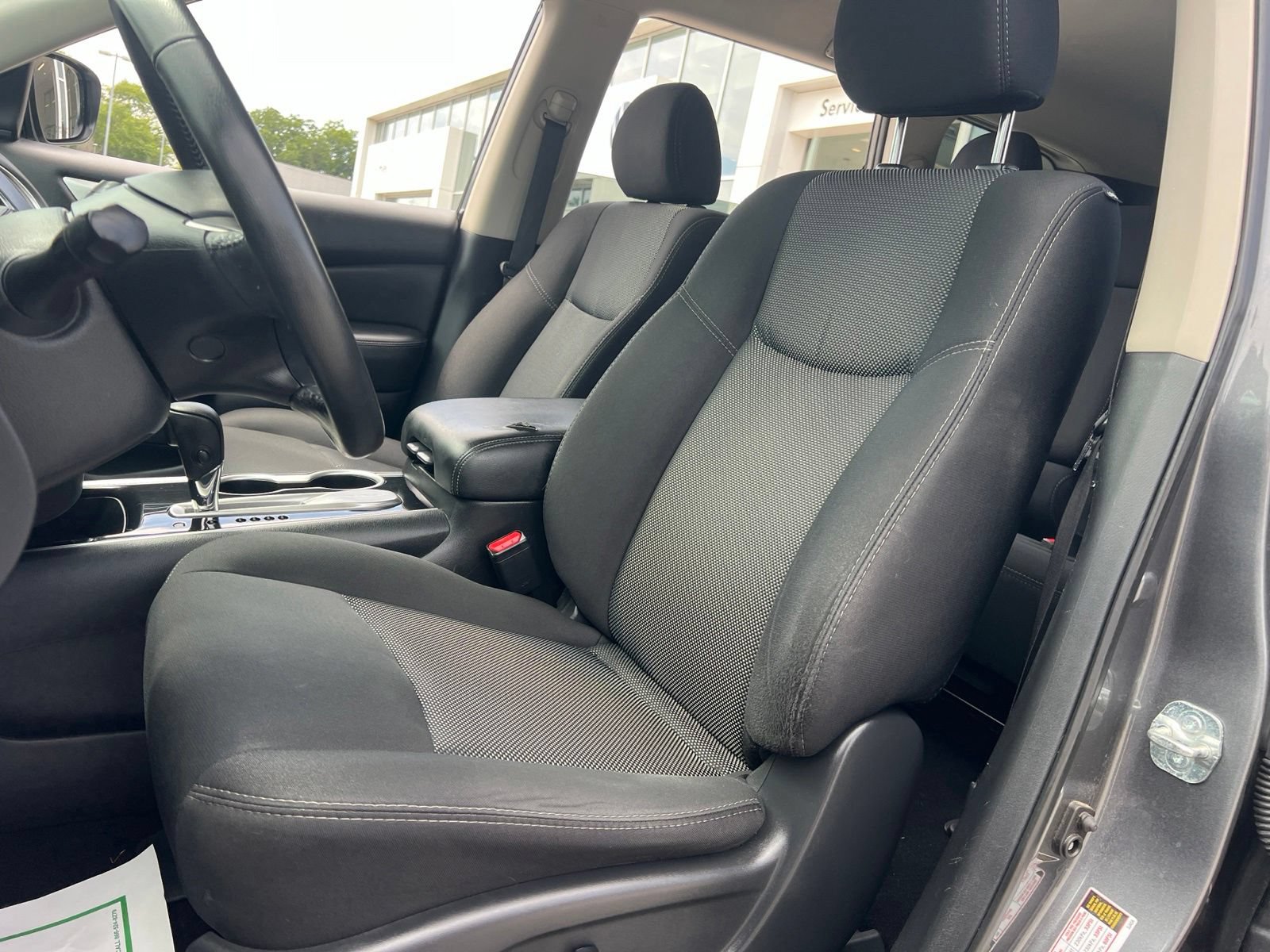 Used 2020 Nissan Pathfinder SV FWD image 27