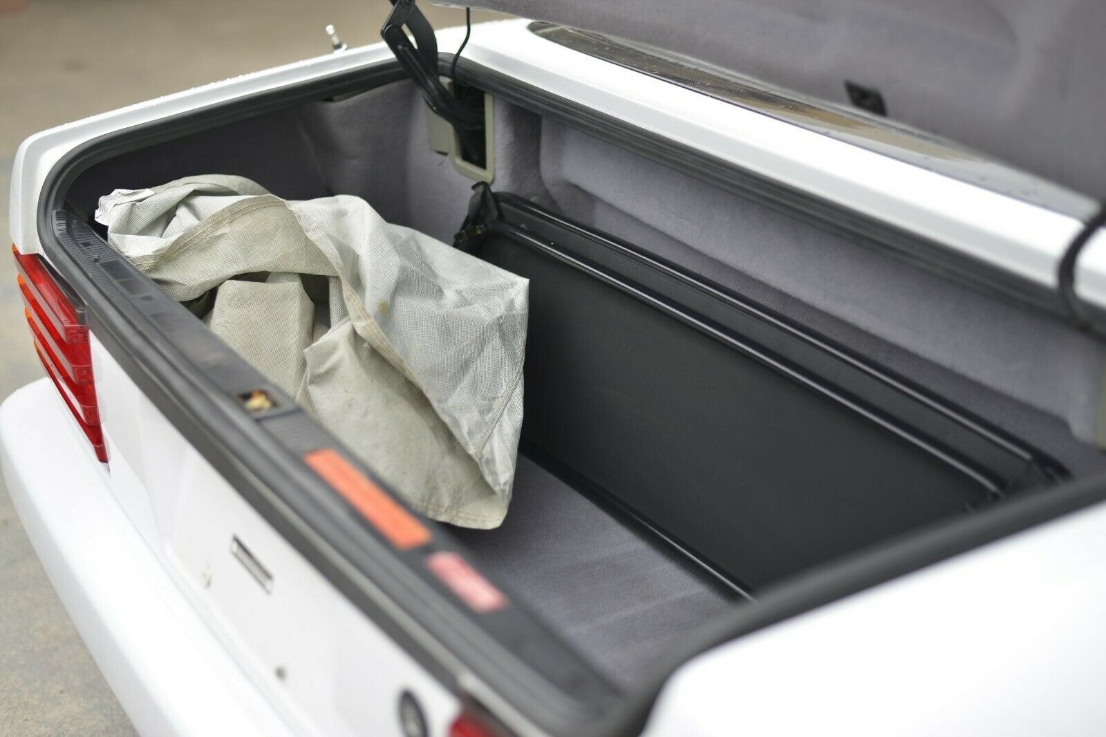 Used 1991 Mercedes-Benz 300 SL image 13