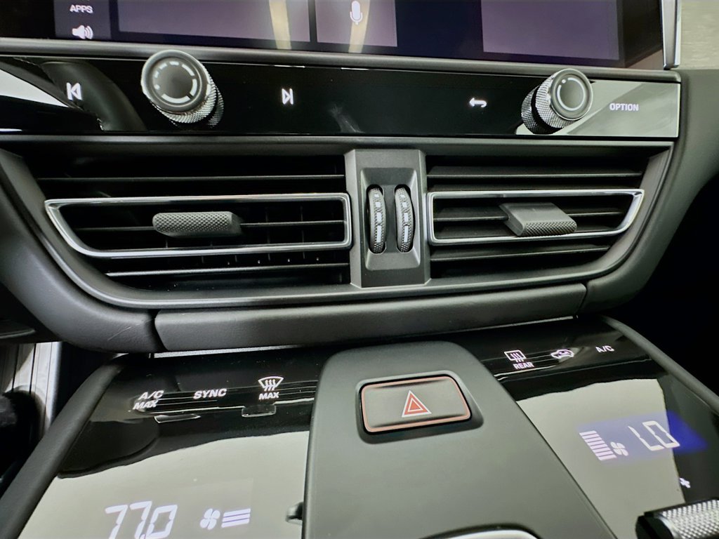 New 2026 Porsche Macan GTS AWD/4WD image 18
