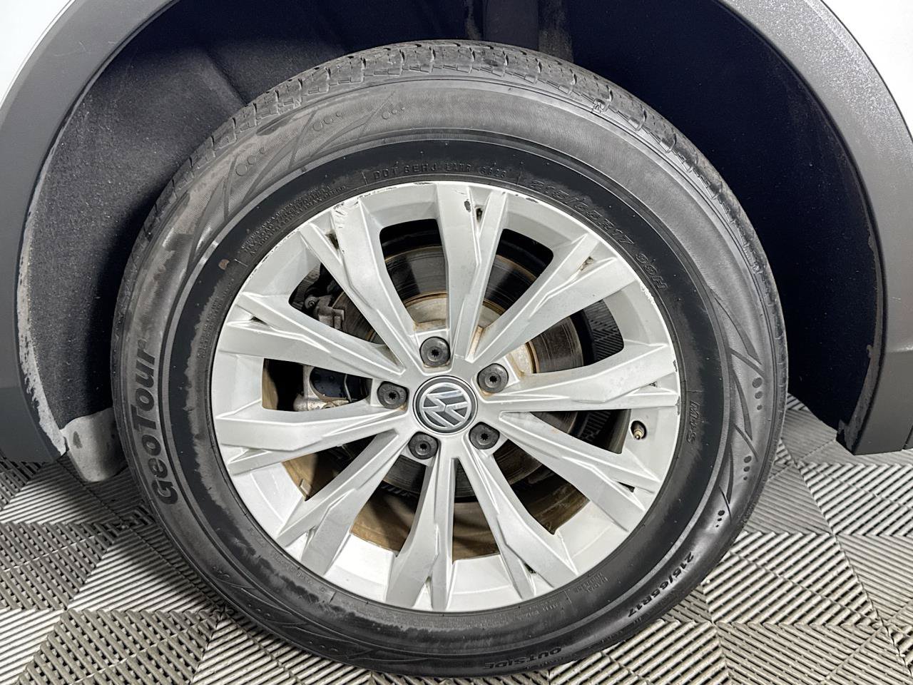 Used 2019 Volkswagen Tiguan SE w/ 3rd Row Seat Package AWD/4WD image 36